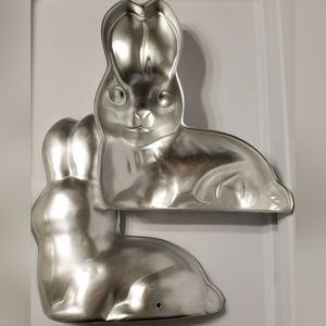 Vintage ©️ 1974 Wilton 3D Bunny / Rabbit 2 PC Cake Baking Pan Set 502-2227